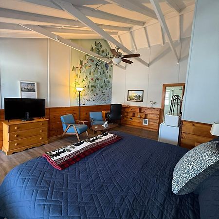 Yardarm Motel Searsport Eksteriør bilde