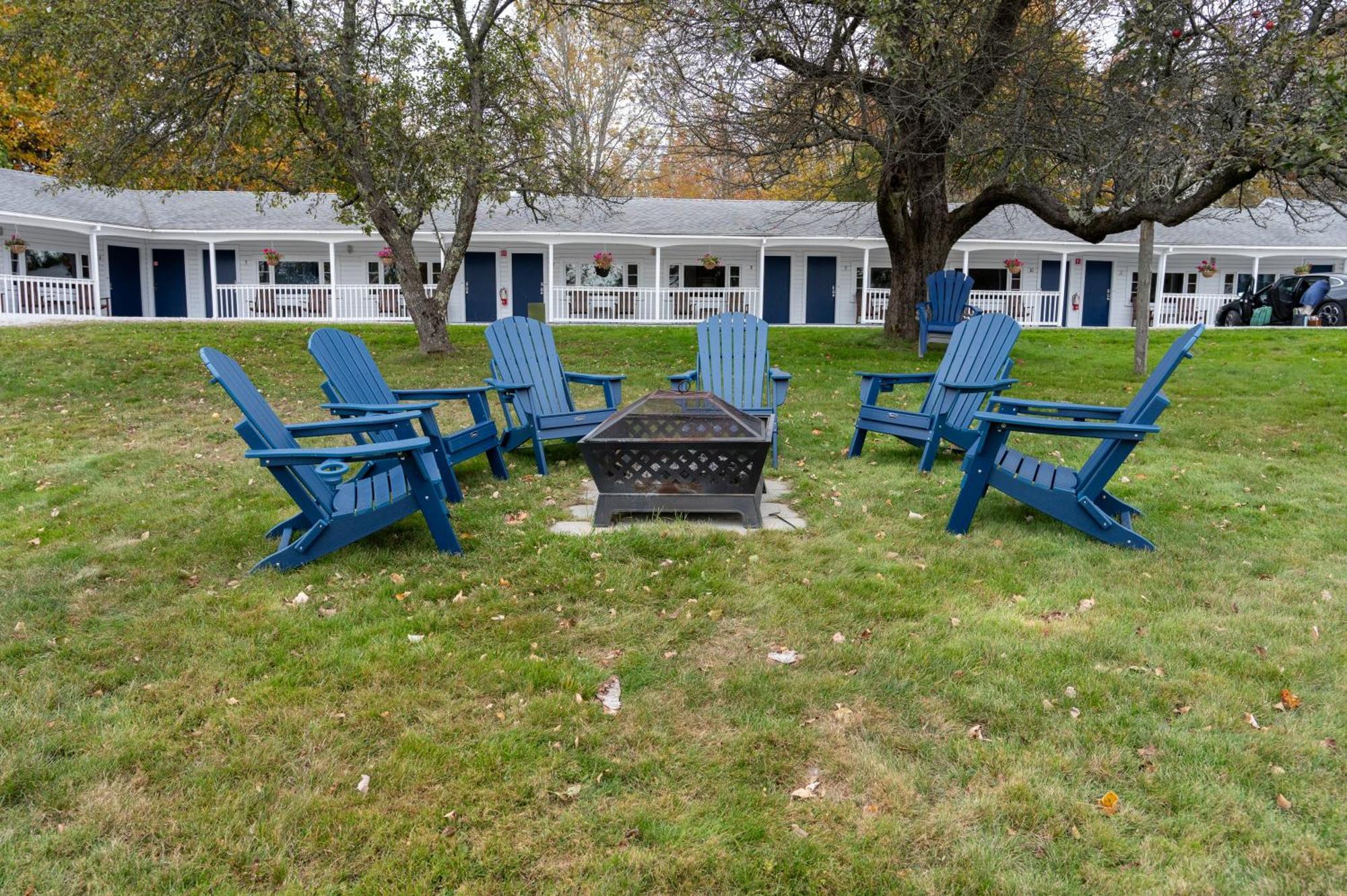 Yardarm Motel Searsport Eksteriør bilde